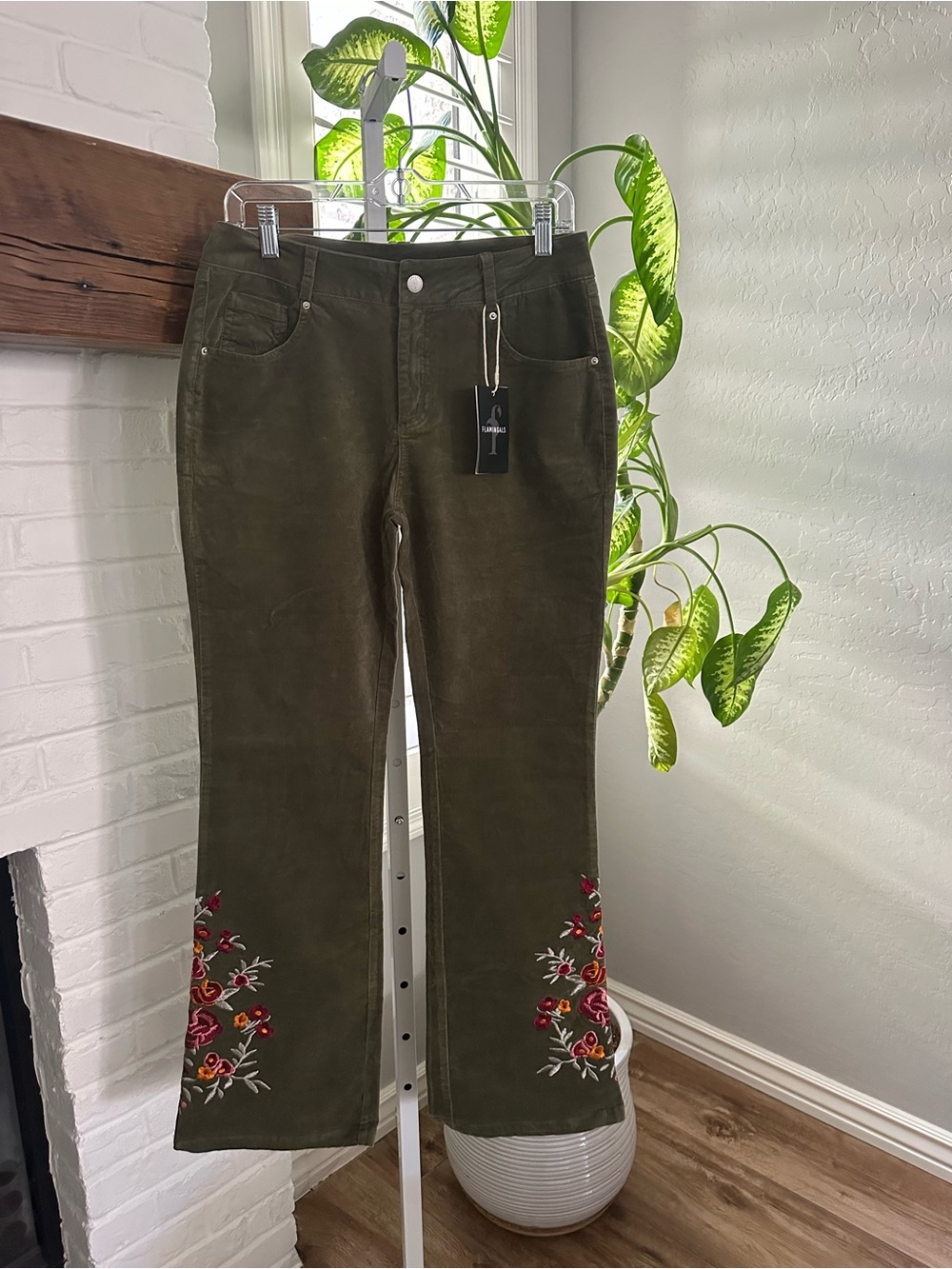 Flamingals Olive Green Floral Embroidered Mid Rise Flare Leg Jeans Large NWT - Picture 3 of 5